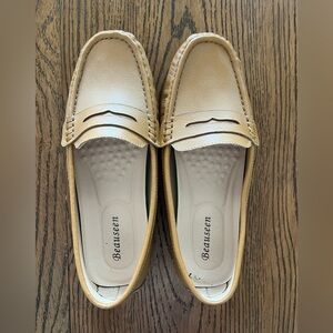 Women's Tan Loafers